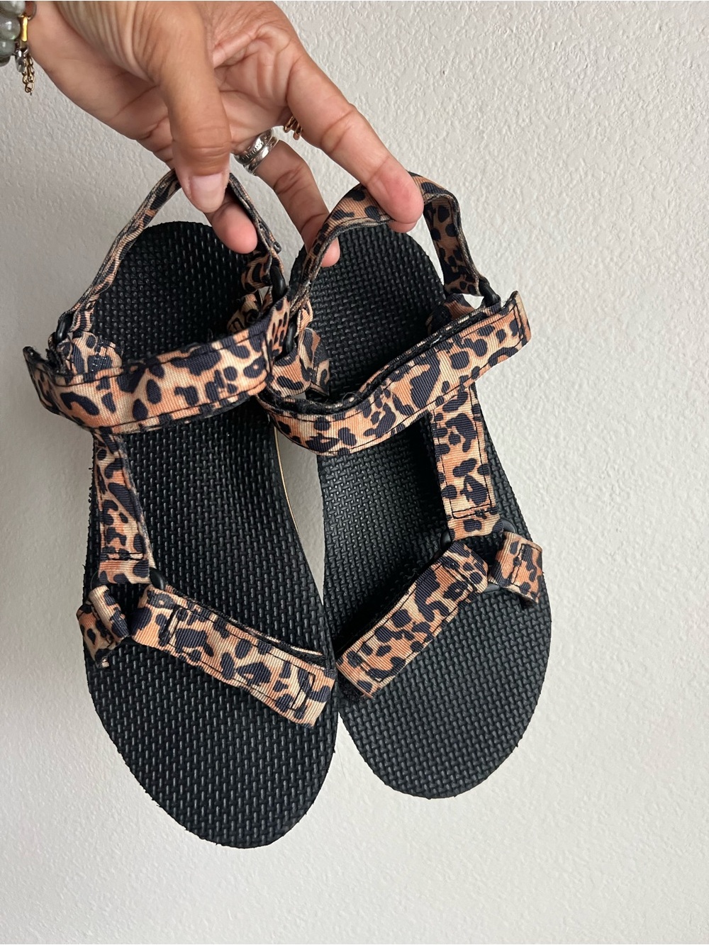 Leopard Print Strap Sandals - Women's Black/Tan Comfort Sandals